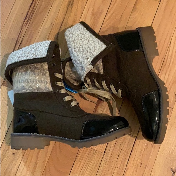 MUK LUKS - Women’s Boots - Picture 4 of 9